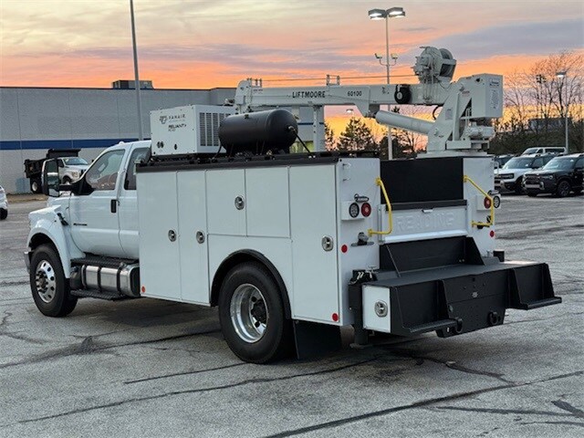 2025 Ford F-750 photo 3