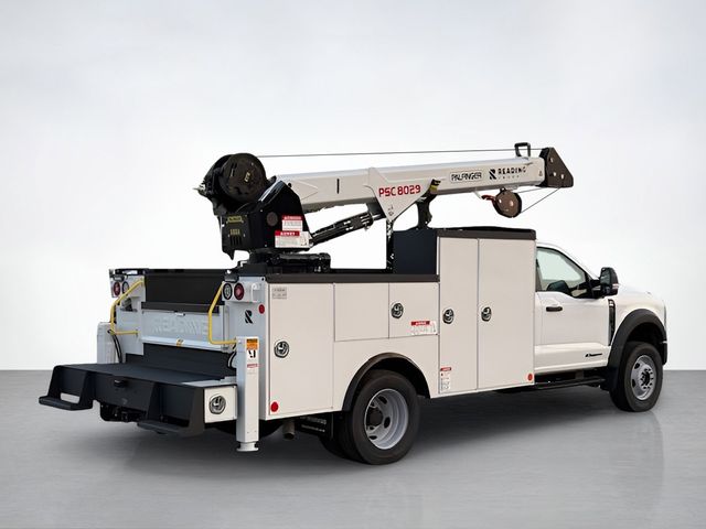 2025 Ford F-600 photo 3