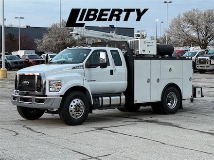 2025 Ford F-750SD Base Truck