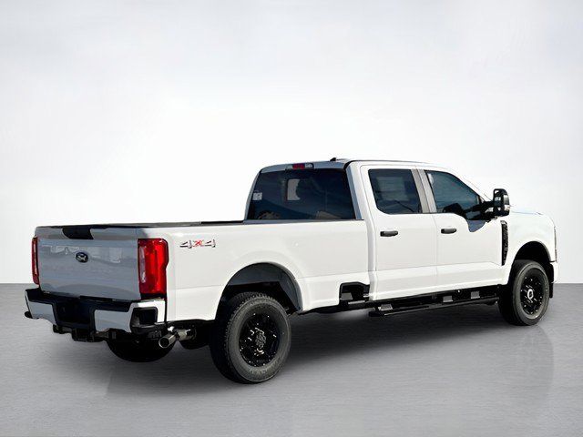 2026 Ford F-350 photo 3