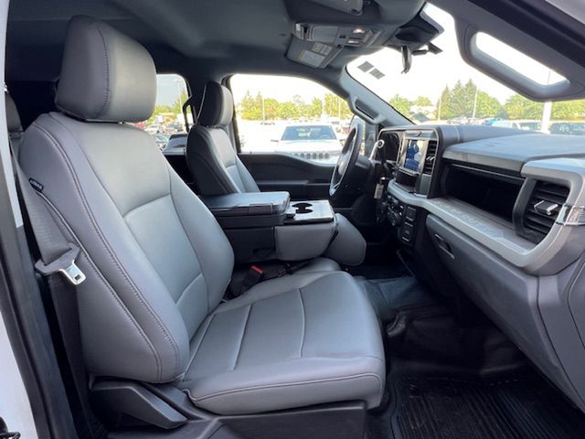 2025 Ford F-550 Super Duty Chassis Cab XL - Photo 16