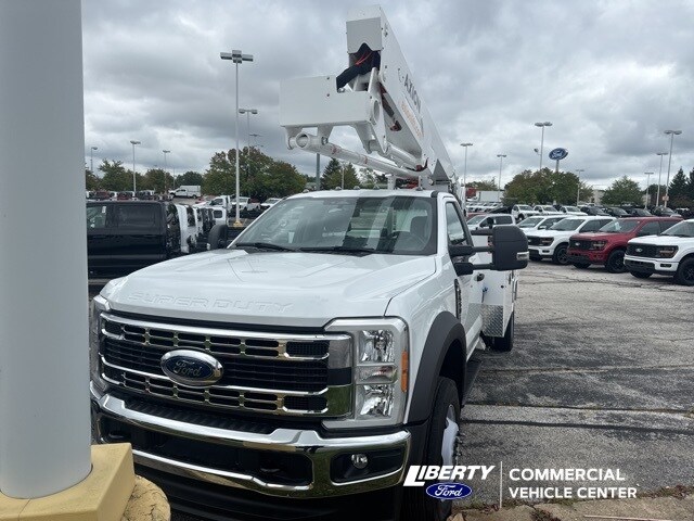 2023 Ford F-550 photo 2