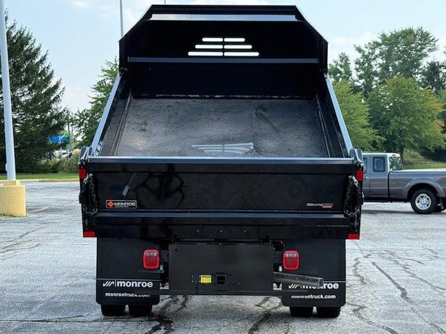 2025 Ford F-550 Super Duty Chassis Cab XL - Photo 35