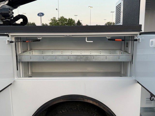 2025 Ford F-550 Super Duty Chassis Cab XL - Photo 41