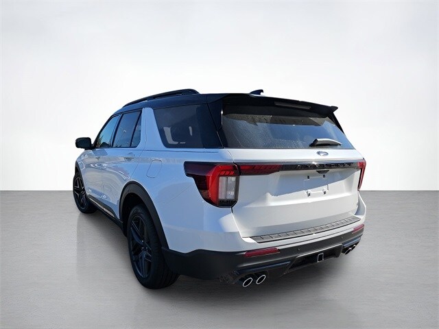 2025 Ford Explorer ST photo 2