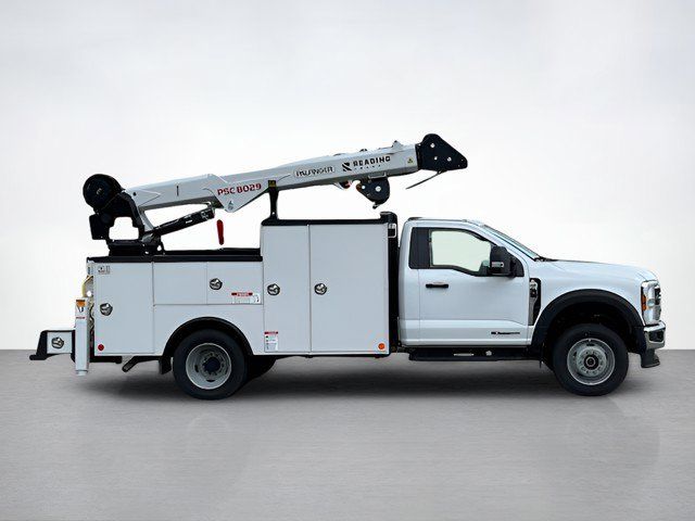 2025 Ford F-600 photo 2