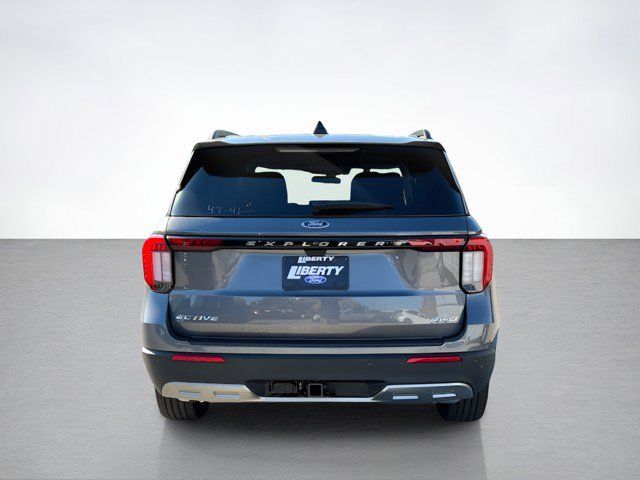 2025 Ford Explorer photo 4