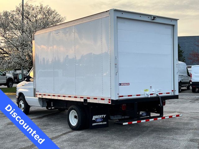 2025 Ford E-350 photo 3