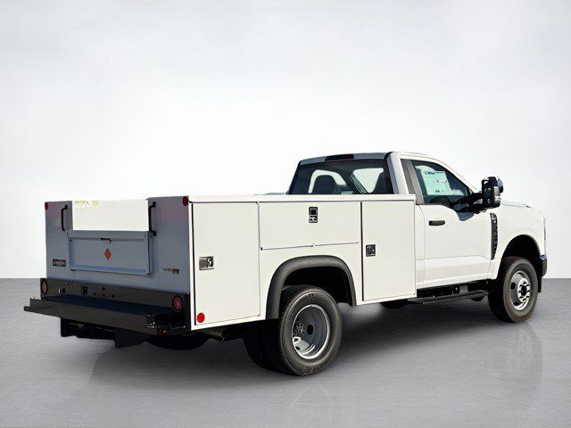 2024 Ford F-350 photo 3