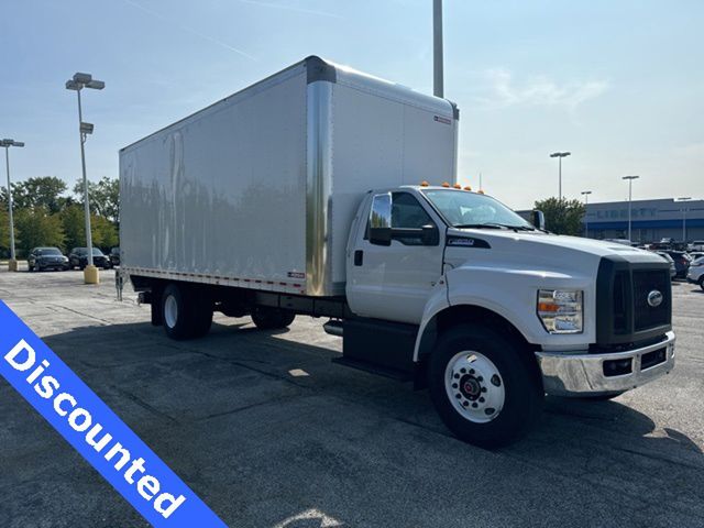 2025 Ford F-650 photo 2