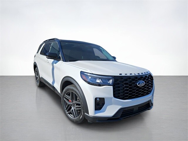 2025 Ford Explorer ST photo 4