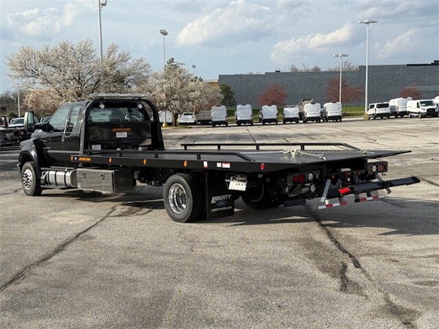 2026 Ford F-650 photo 3
