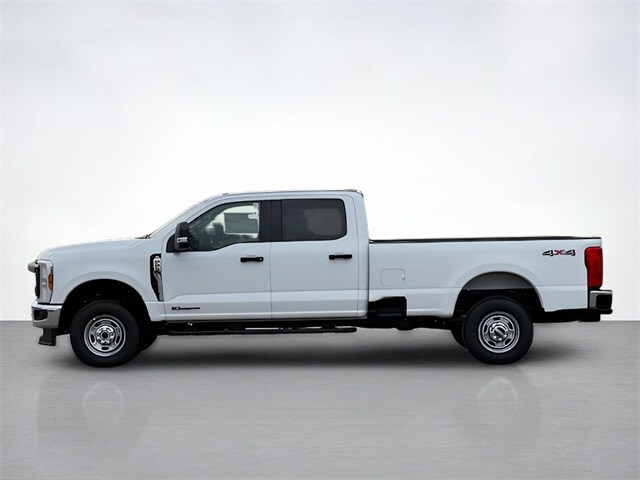 2025 Ford F-250 photo 2