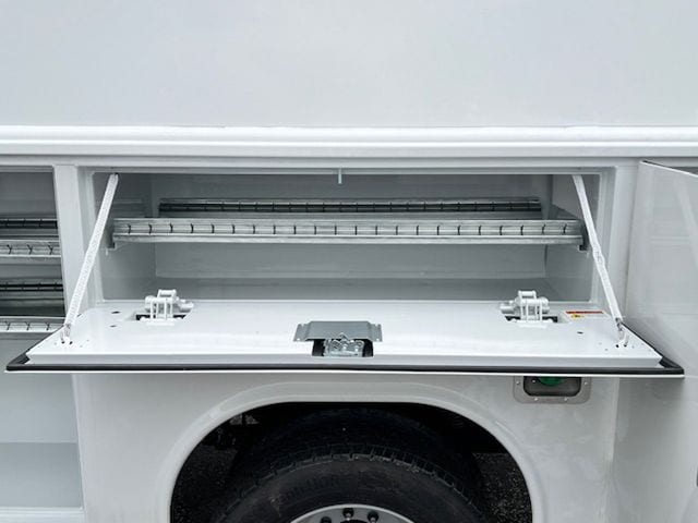 2025 Ford F-550 Super Duty Chassis Cab XL - Photo 29