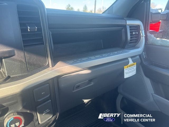 2024 Ford F-450 Super Duty Chassis Cab XL - Photo 18