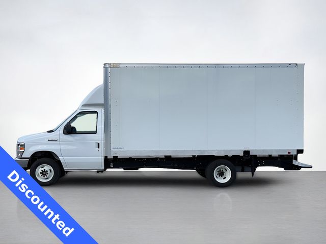 2025 Ford E-450 Chassis Cab photo 2