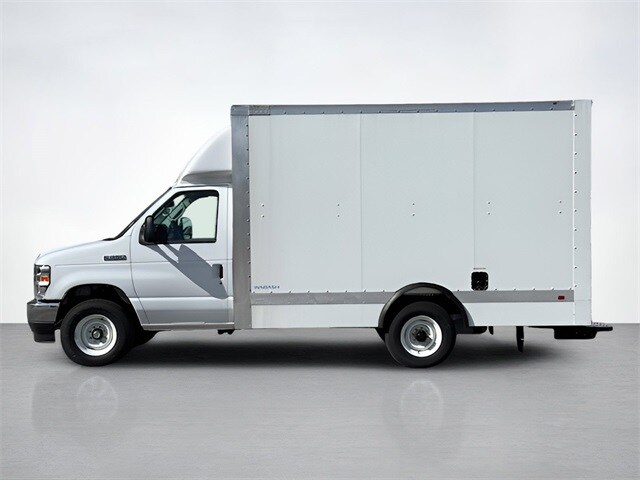 2025 Ford E-350 photo 2