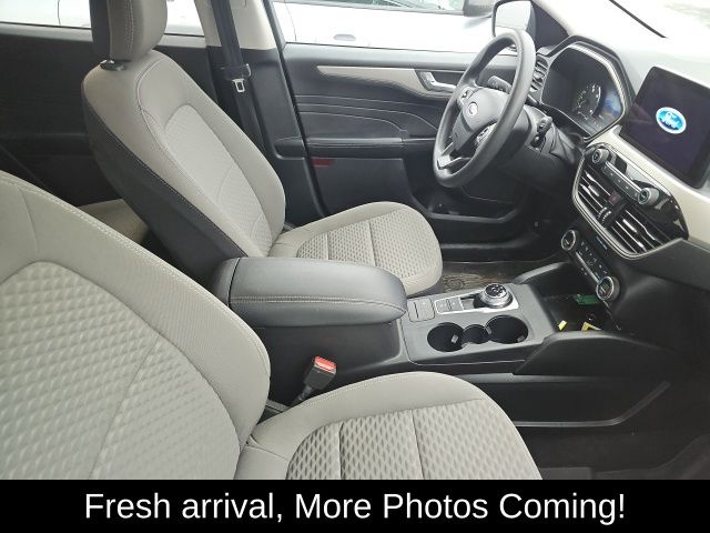 2021 Ford Escape Hybrid SE photo 4