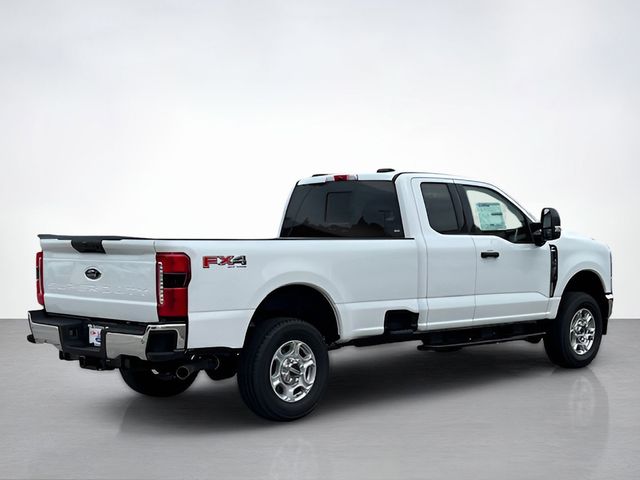 2025 Ford F-350 photo 3