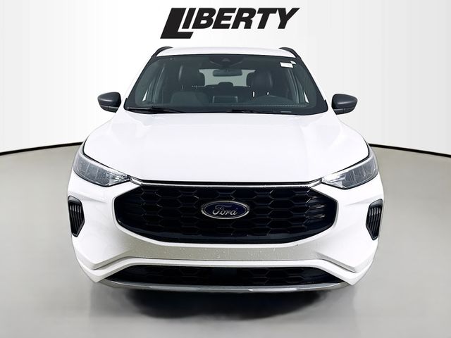 2023 Ford Escape ST-Line photo 2