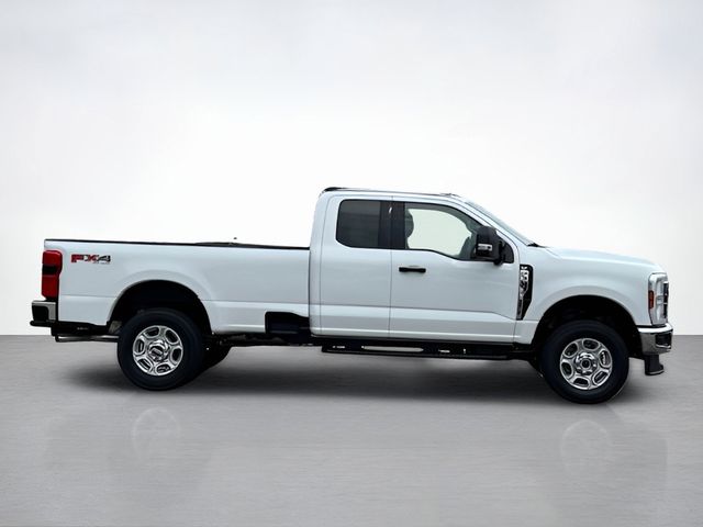 2025 Ford F-350 photo 2