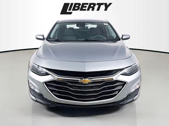 2024 Chevrolet Malibu 1LT photo 2
