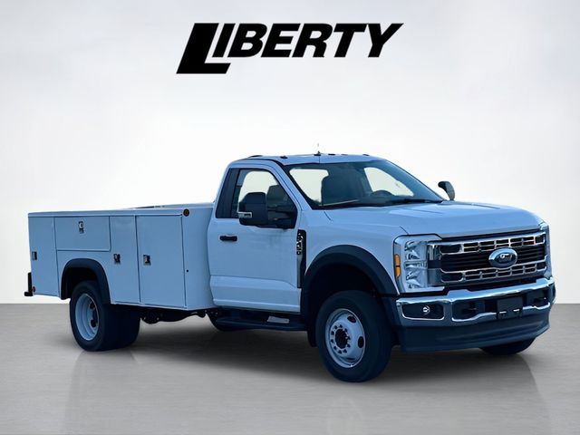 2024 Ford F-450 Super Duty Chassis Cab XL's photo