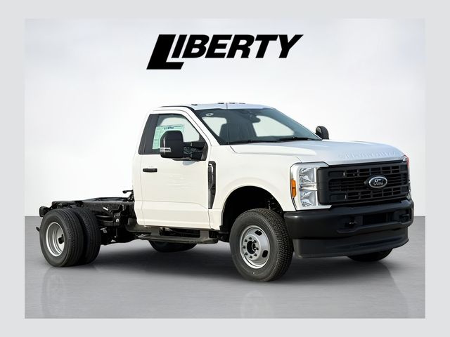 2026 Ford F-350 XL 4x4 Regular Cab 145-In DRW's photo