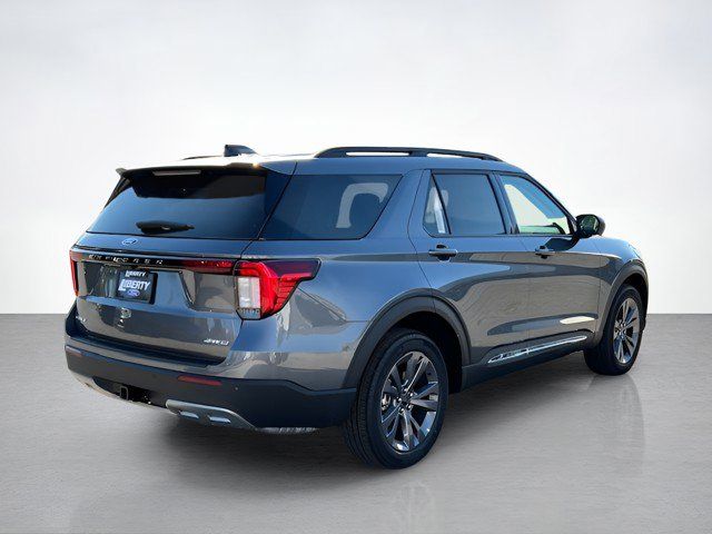 2025 Ford Explorer photo 3