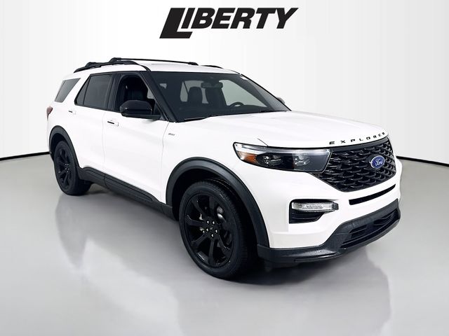 2023 Ford Explorer ST-LINE's photo