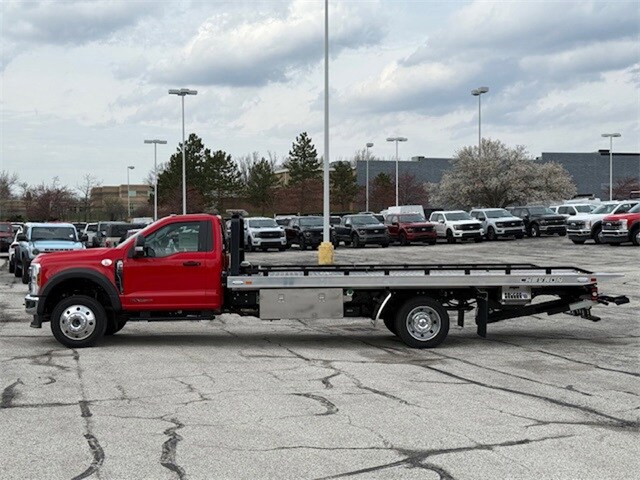 2024 Ford F-550 photo 2