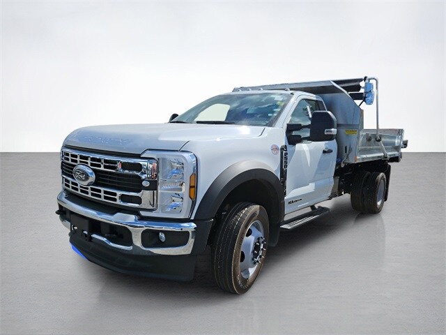 2024 Ford F-550 photo 3