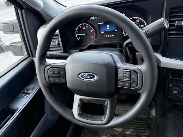 2025 Ford F-550 Super Duty Chassis Cab XL - Photo 20