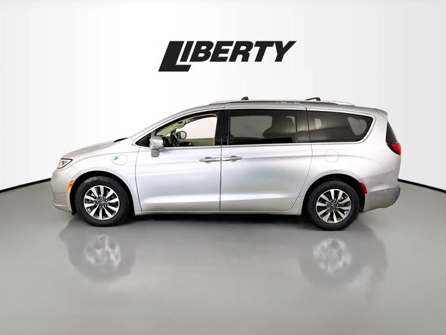 2021 Chrysler Pacifica Hybrid Touring L photo 4