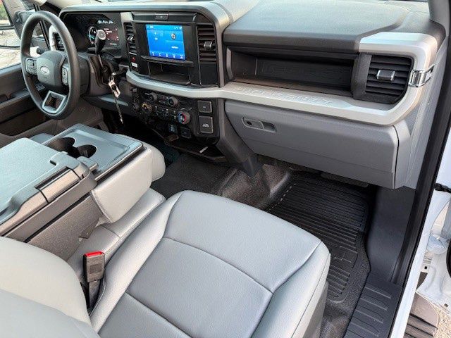 2025 Ford F-550 Super Duty Chassis Cab XL - Photo 14