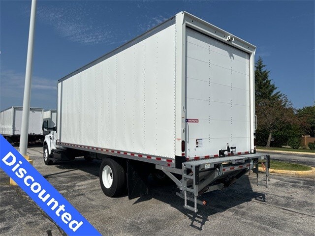 2025 Ford F-650 photo 4