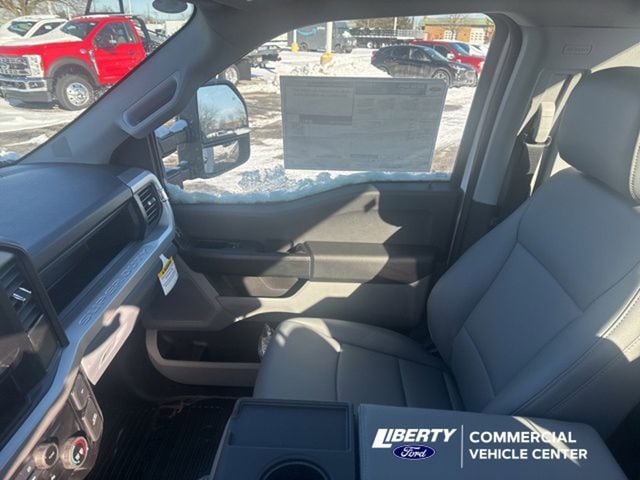 2024 Ford F-450 Super Duty Chassis Cab XL - Photo 17
