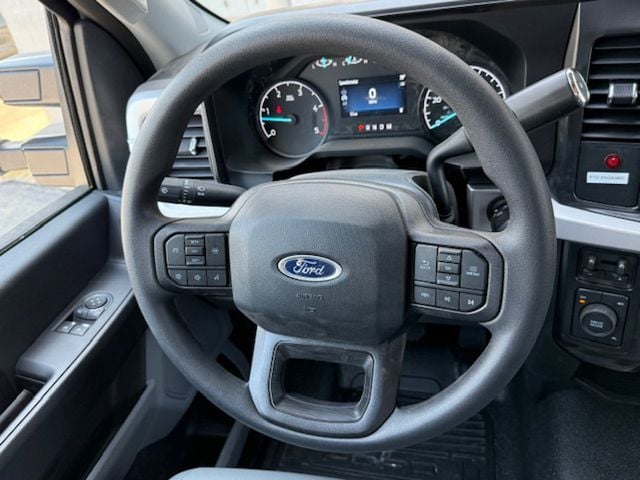 2025 Ford F-550 Super Duty Chassis Cab XL - Photo 20