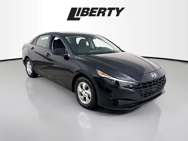 2023 Hyundai Elantra SE's photo