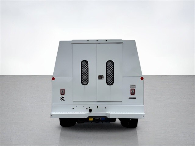 2025 Ford F-550 photo 4