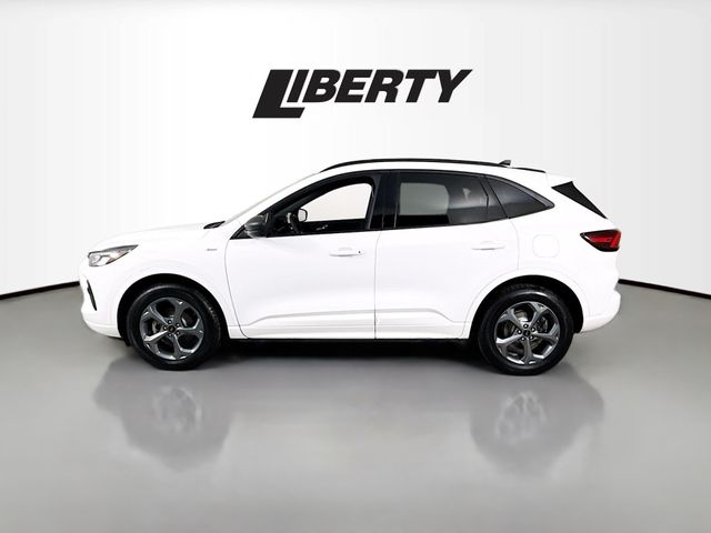 2023 Ford Escape ST-Line photo 4