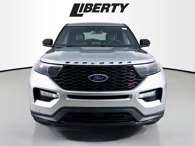 2022 Ford Explorer ST photo 2