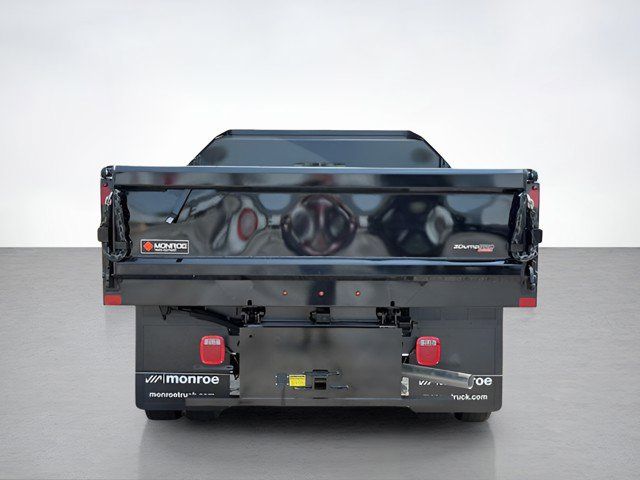 2025 Ford F-550 photo 4