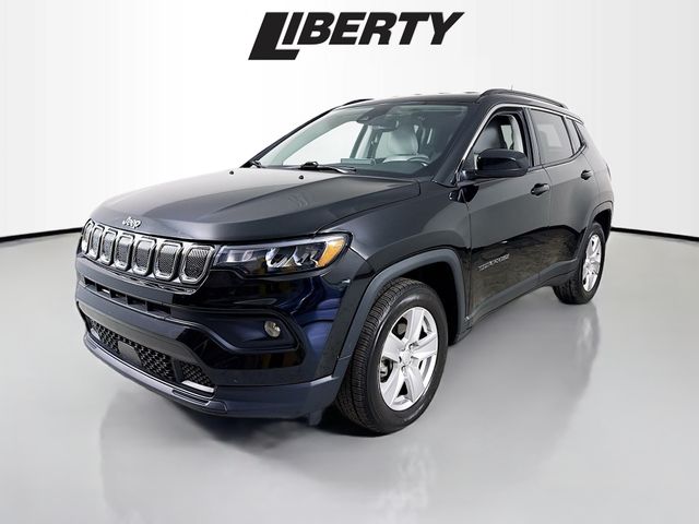 2022 Jeep Compass Latitude photo 3