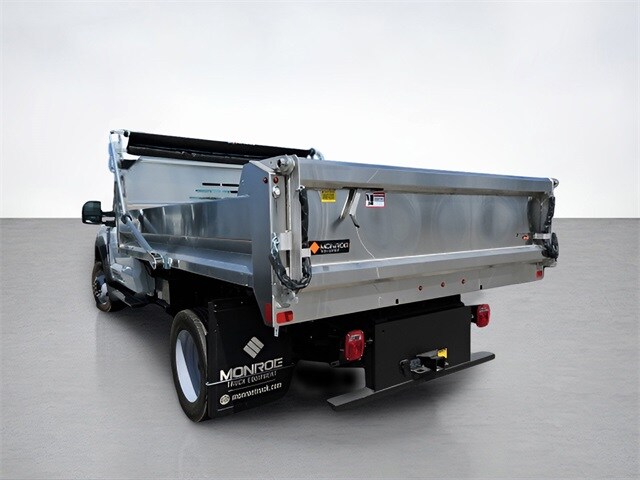 2024 Ford F-550 photo 4