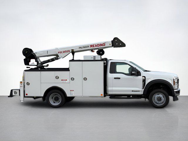 2025 Ford F-550 photo 2