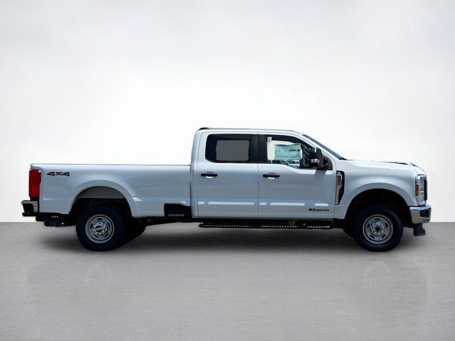 2026 Ford F-350 photo 2