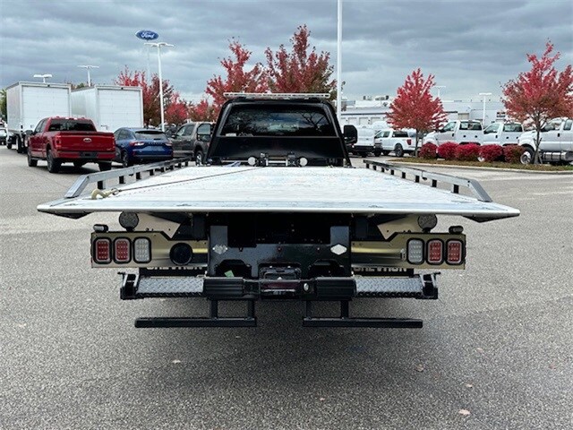 2024 Ford F-550 photo 4
