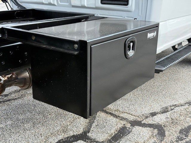 2025 Ford F-550 Super Duty Chassis Cab XL - Photo 38