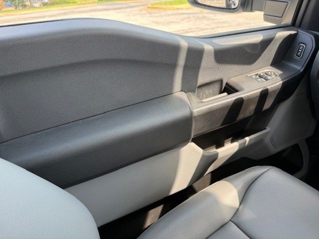 2025 Ford F-550 Super Duty Chassis Cab XL - Photo 28